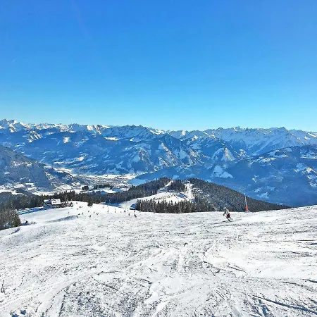 3 By Interhome Zell am See